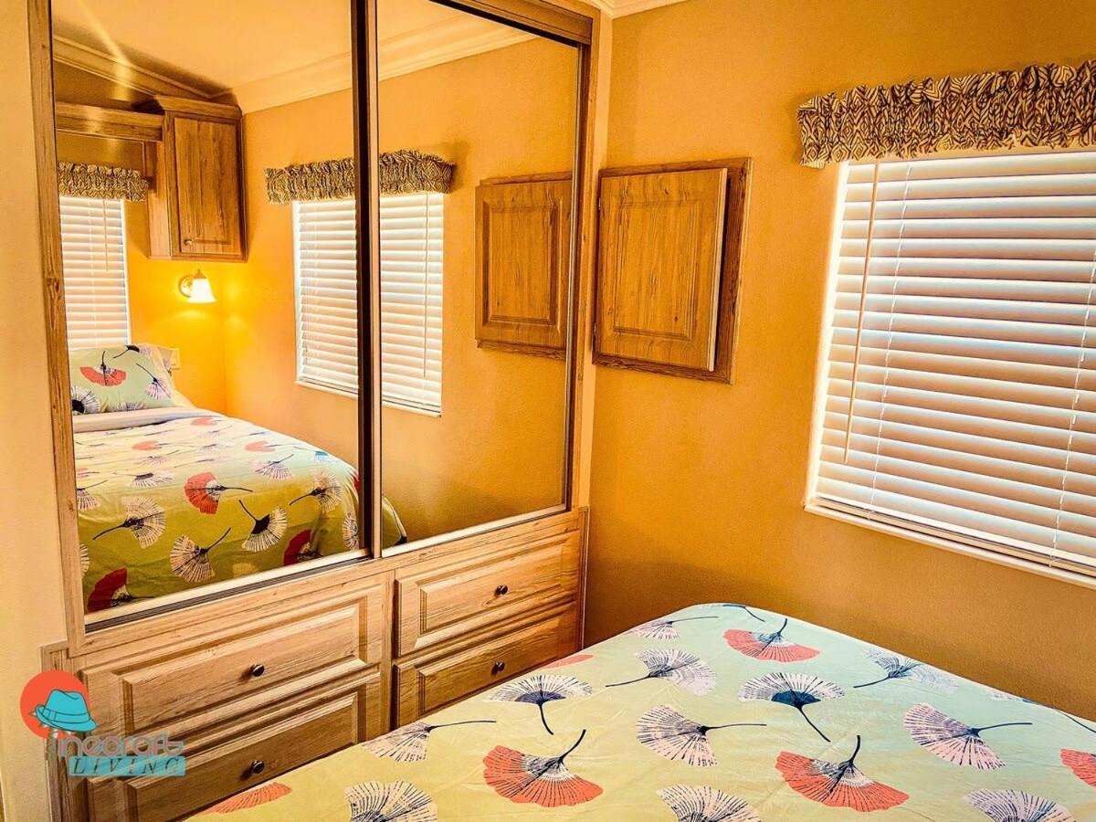 Pinecraft Cottage Tiny Home Сарасота Екстер'єр фото