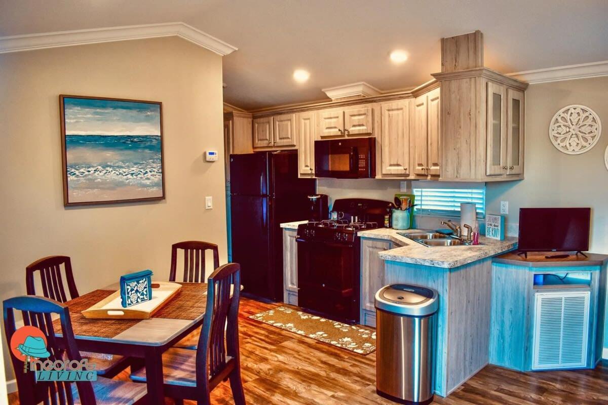 Pinecraft Cottage Tiny Home Сарасота Екстер'єр фото